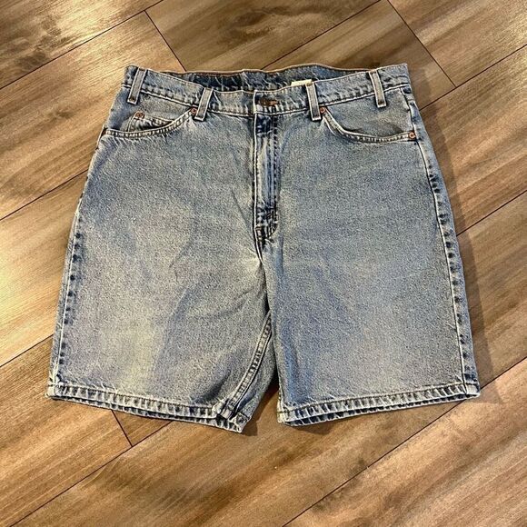 Vintage Levi 550 Light Wash Denim Shorts Men 36 - Picture 1 of 6